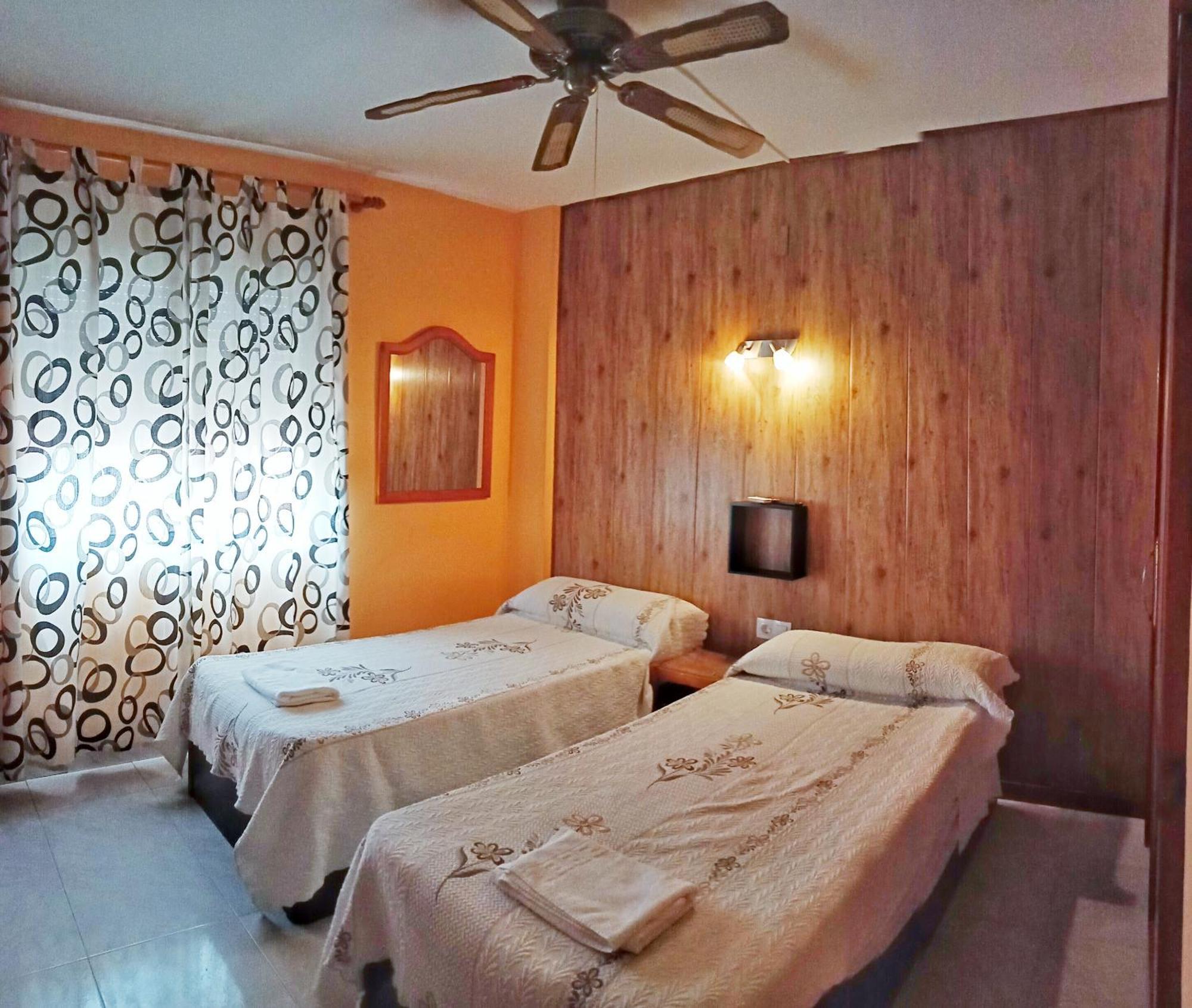 Hostal Cristina Denia Kültér fotó