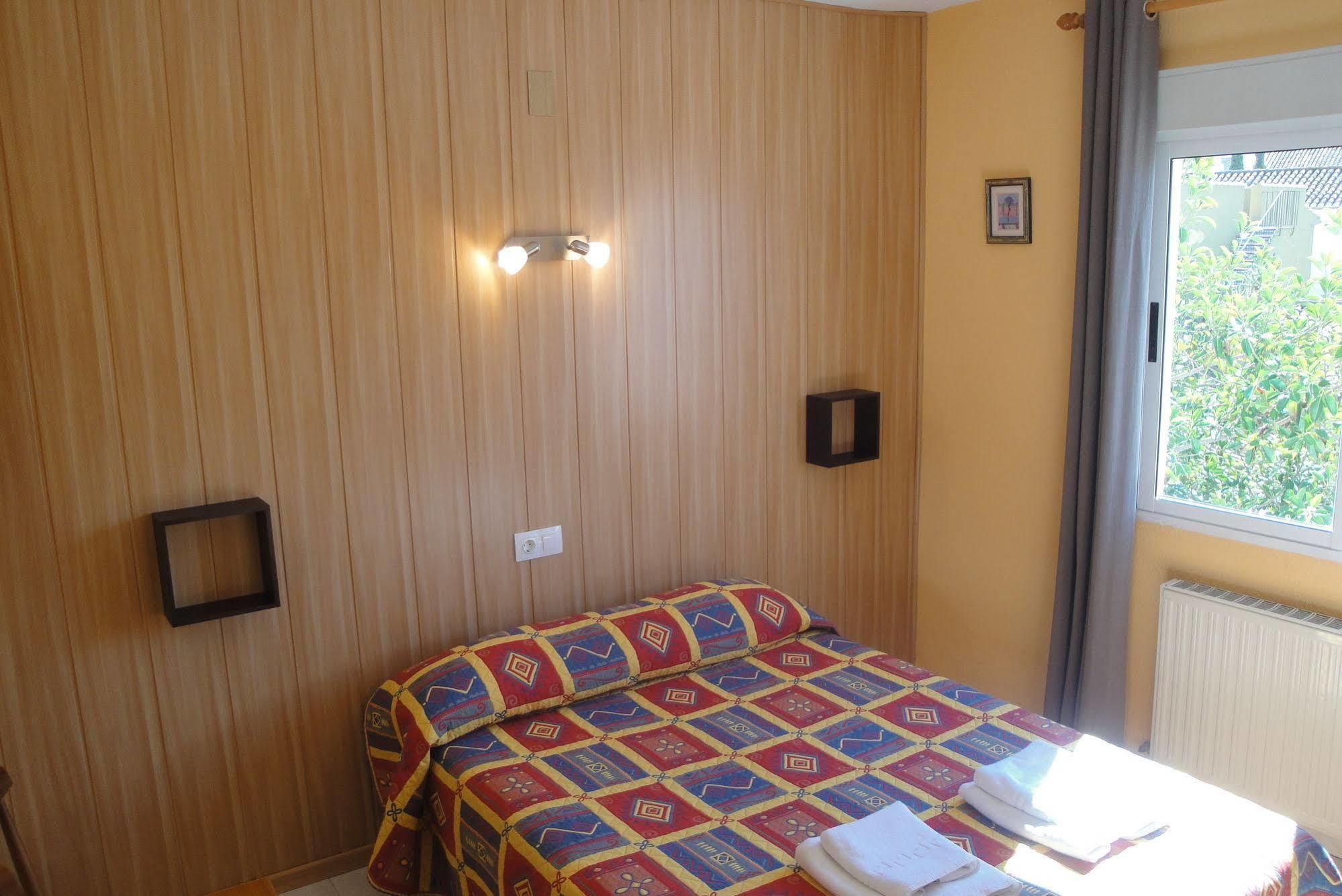 Hostal Cristina Denia Kültér fotó