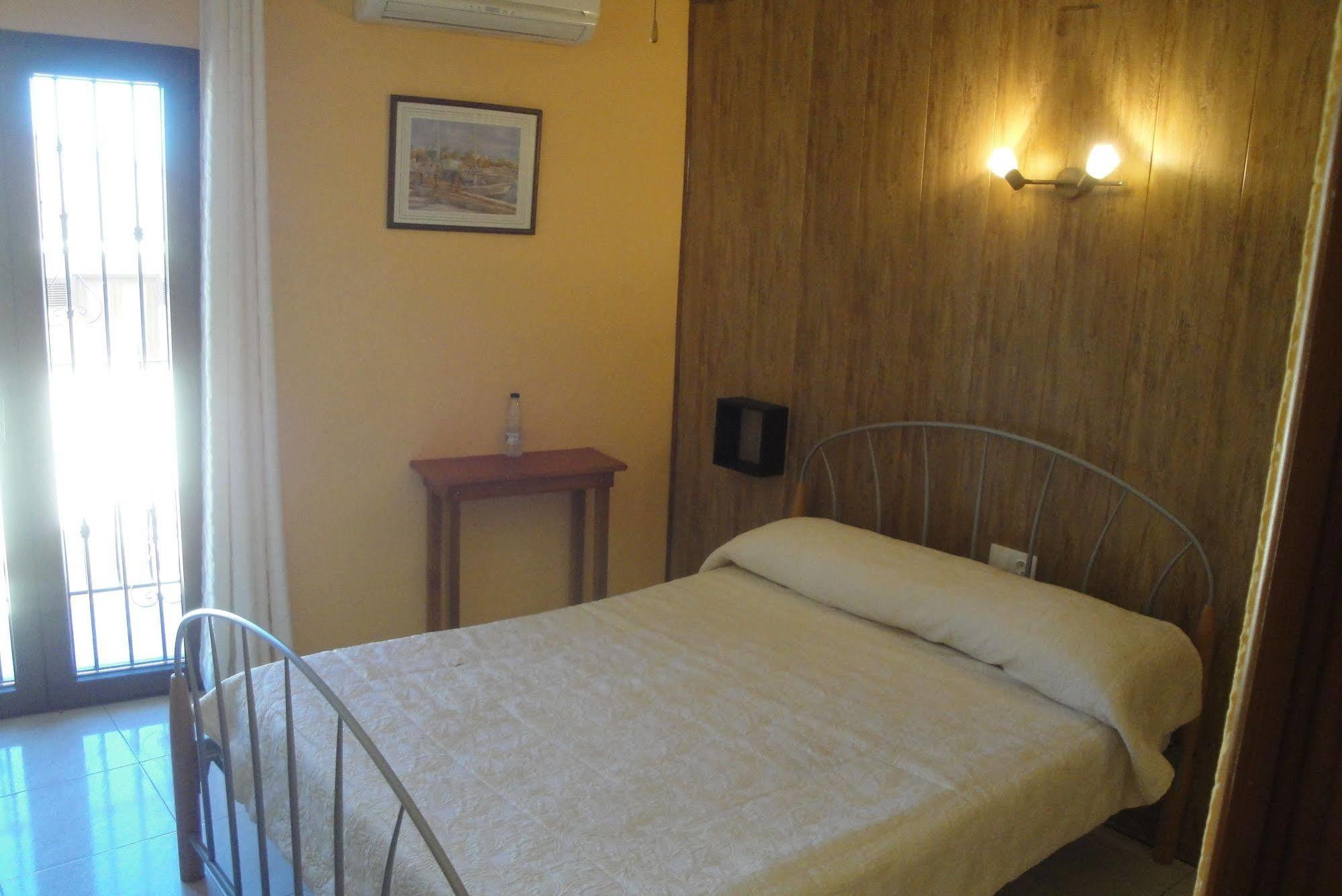 Hostal Cristina Denia Kültér fotó
