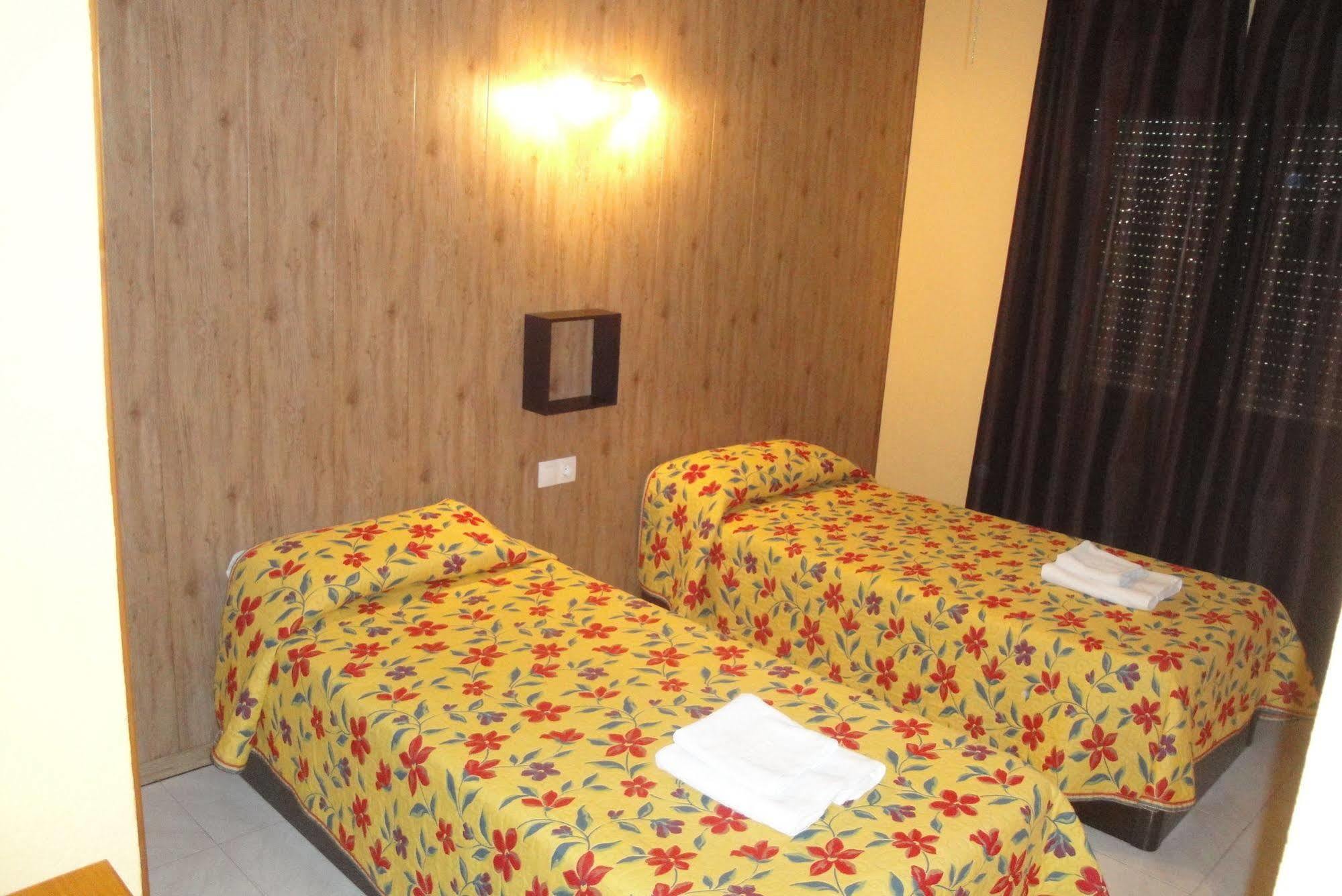 Hostal Cristina Denia Kültér fotó