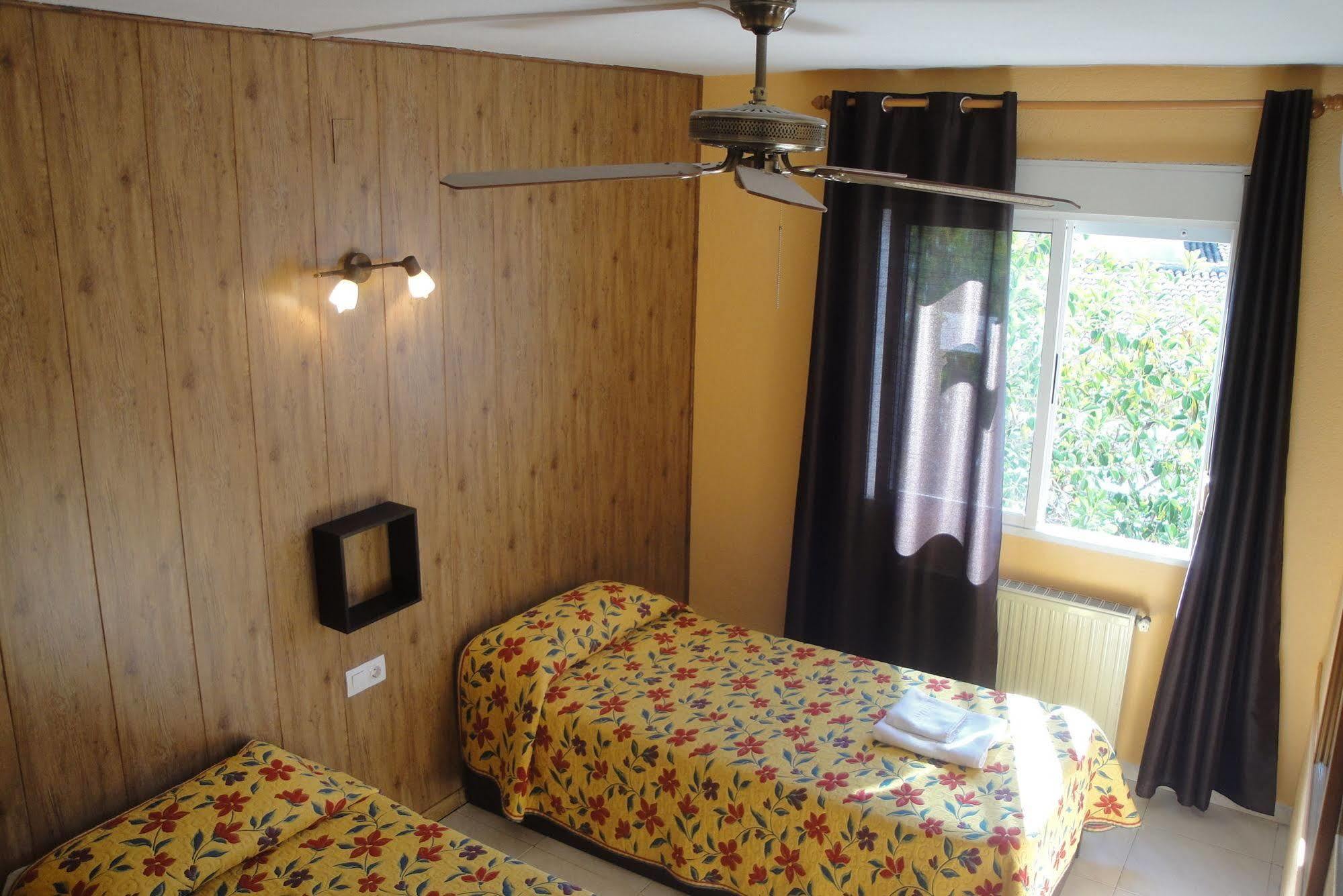 Hostal Cristina Denia Kültér fotó